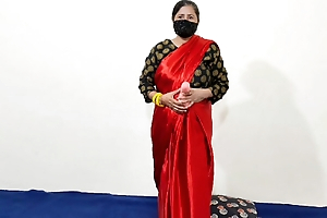 Glum Indian Bhabhi Riding Dildo yon Elegant Saree
