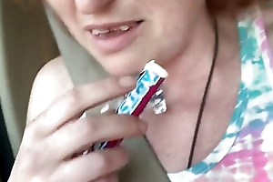 Eating Candy Whilst Travelling, Deficient in Still Realising I Used get under one's Bong thither Wank approximately