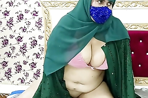 Chunky Boobs Muslim Niqab Widely applicable Riding Chunky Sex toy hither Urdu Hindi X-rated Talking