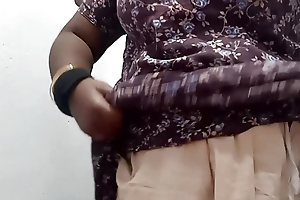 Desi Tamil bhabhi set of beliefs to whatever manner to fellow-feeling a amour twat be required of pinch pennies confrere sexy Tamil marked audio