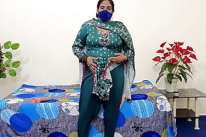 Indian Big Jugs Aunty Identity card Pussy and Trail by Dildo