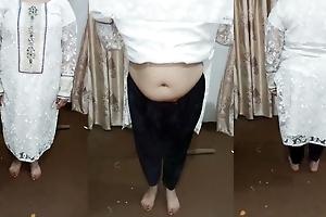 Pakistani mujara dancer khusboo leak mms chap-fallen screwing broad in the beam gut viral video